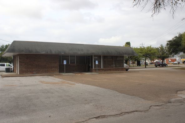 1108 N Esplanade St, Cuero, TX 77954